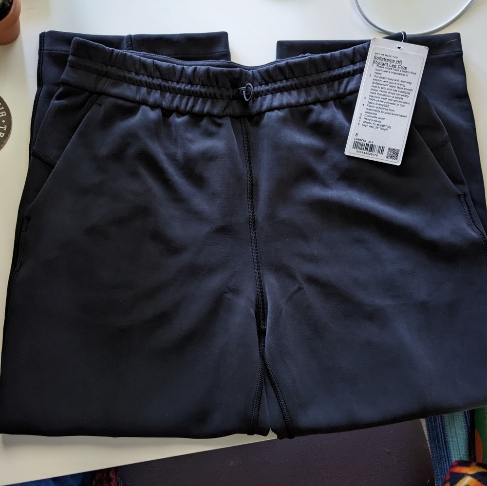 NWT Lululemon Softstreme High-Rise Straight Leg Crop